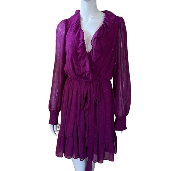 NWT Taylor Women’s Metallic Surplice V-Neck Long Sleeve Ruffled Trim Mini Dress - Picture 2 of 14
